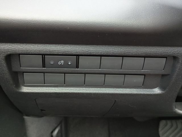 New 2025 Mitsubishi Outlander ES image 24