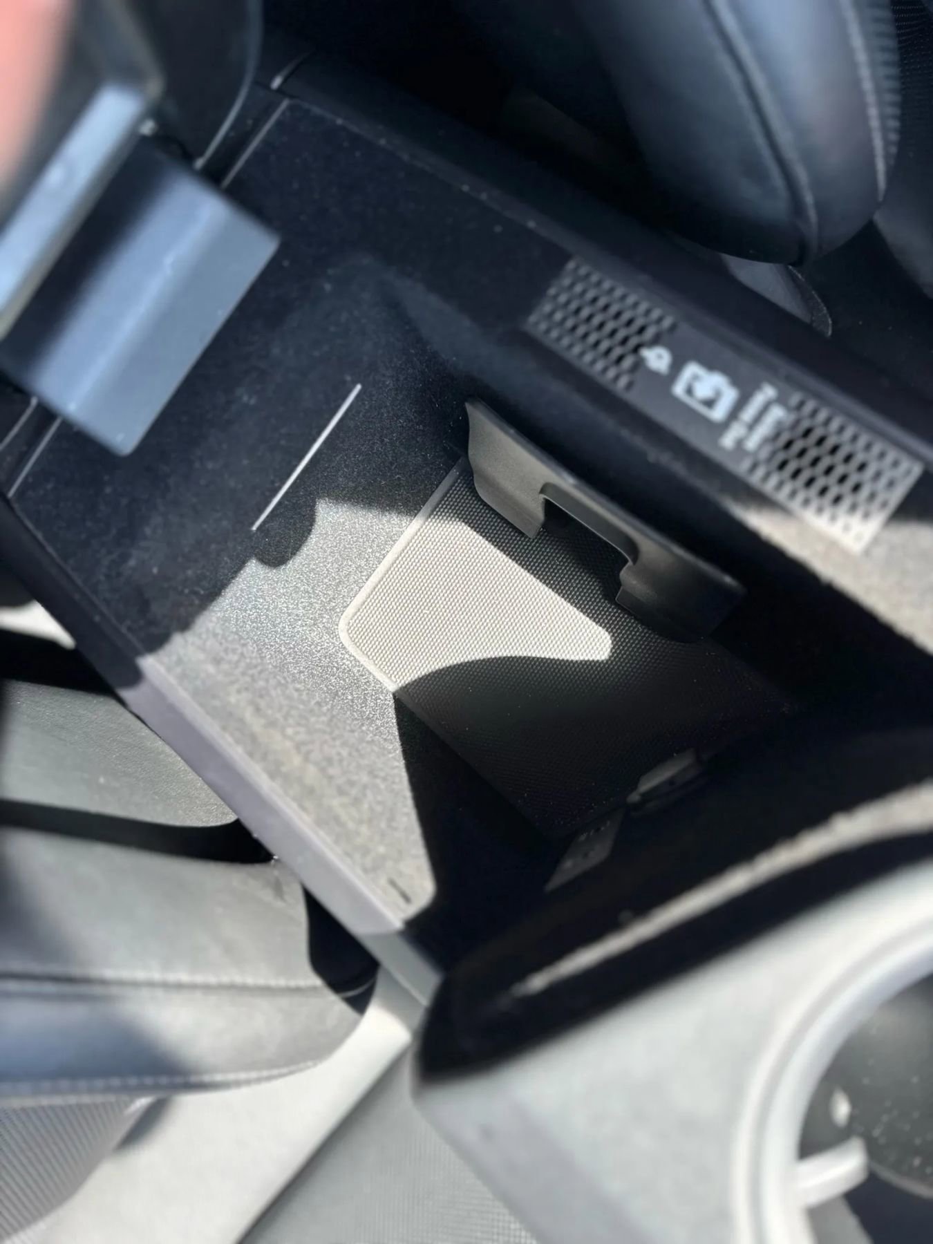 Used 2020 Porsche Taycan 4S w/ Premium Package image 28