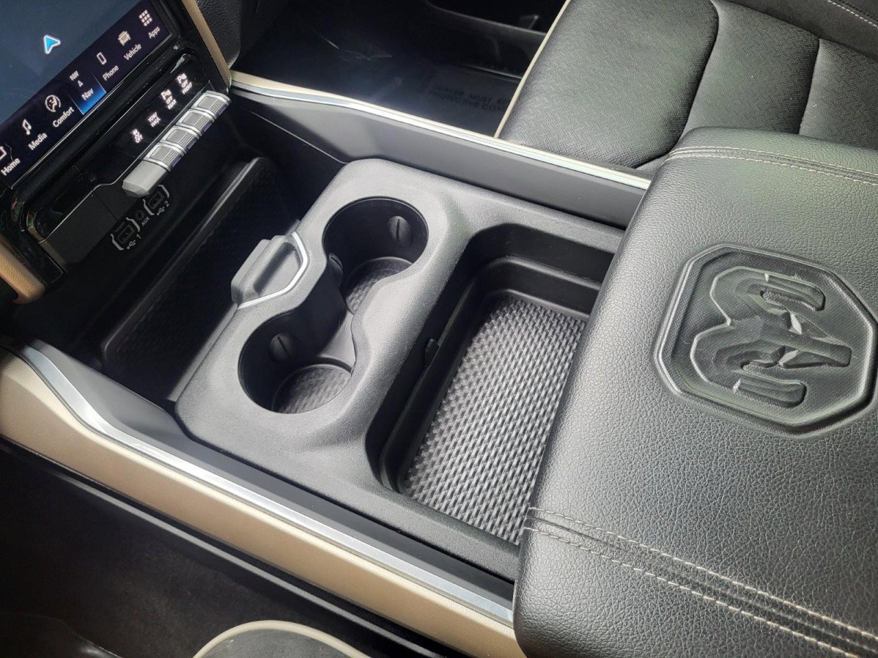 Used 2022 RAM 1500 Laramie AWD/4WD image 23