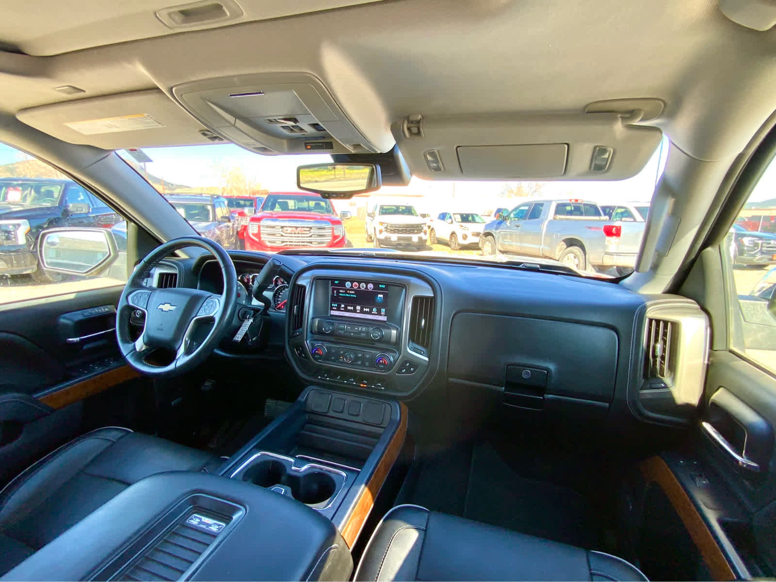 Used 2018 Chevrolet Silverado 1500 High Country AWD/4WD image 31