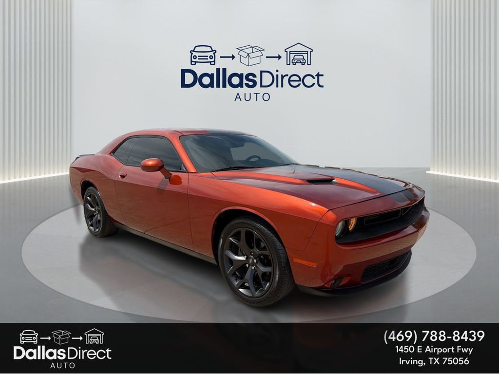 Used 2020 Dodge Challenger SXT w/ Blacktop Package RWD image 2