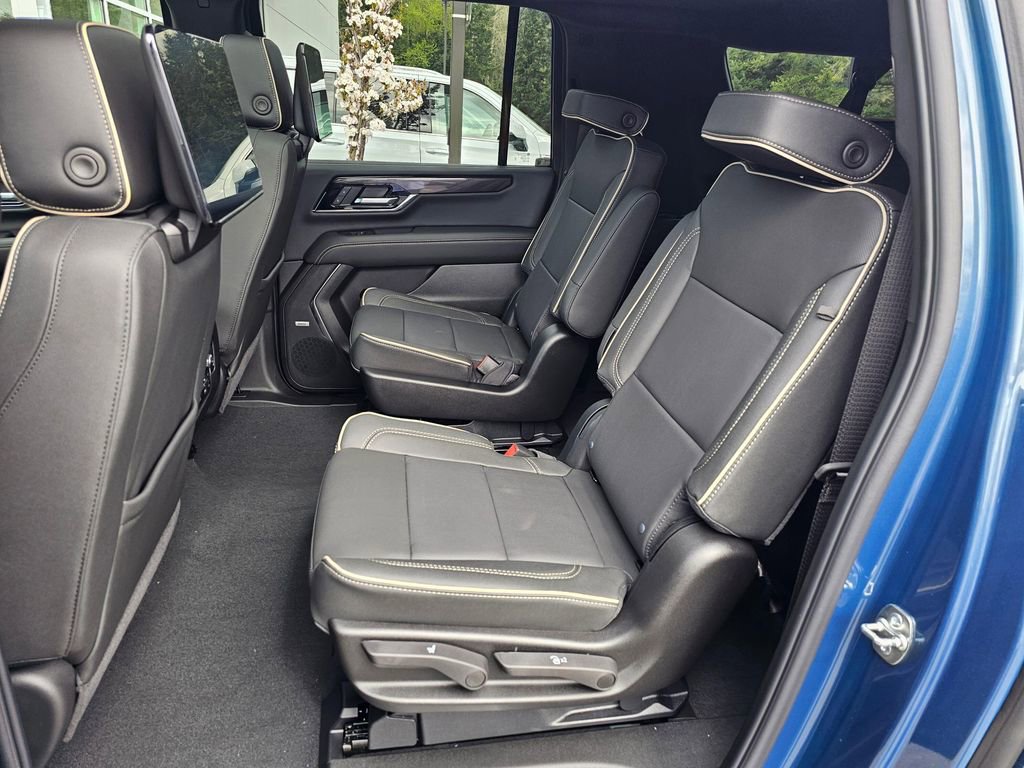 New 2026 GMC Yukon XL Elevation w/ Elevation Premium Package AWD/4WD image 17