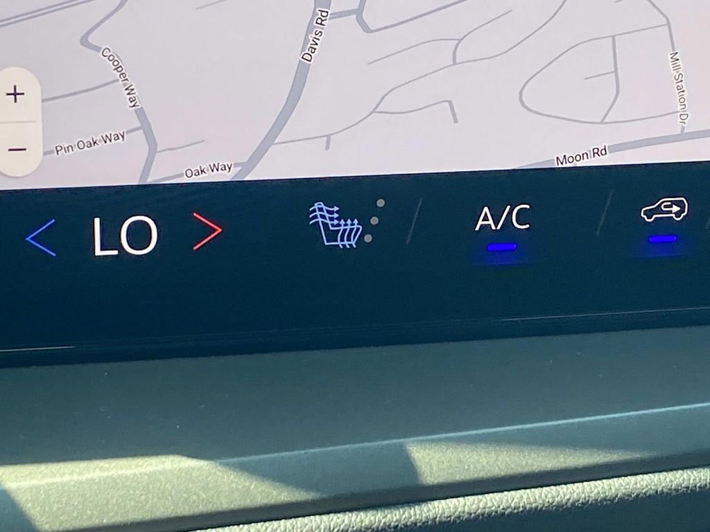 New 2026 Chevrolet Traverse LT w/ Driver Confidence Package image 23