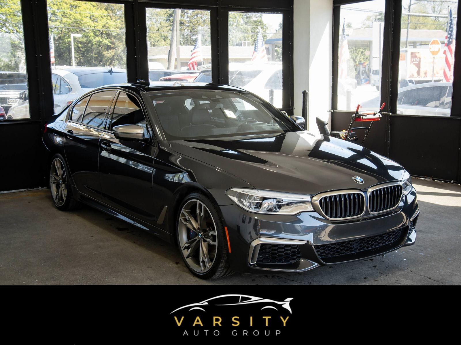 Used 2020 BMW M550i xDrive w/ Executive Package image 3