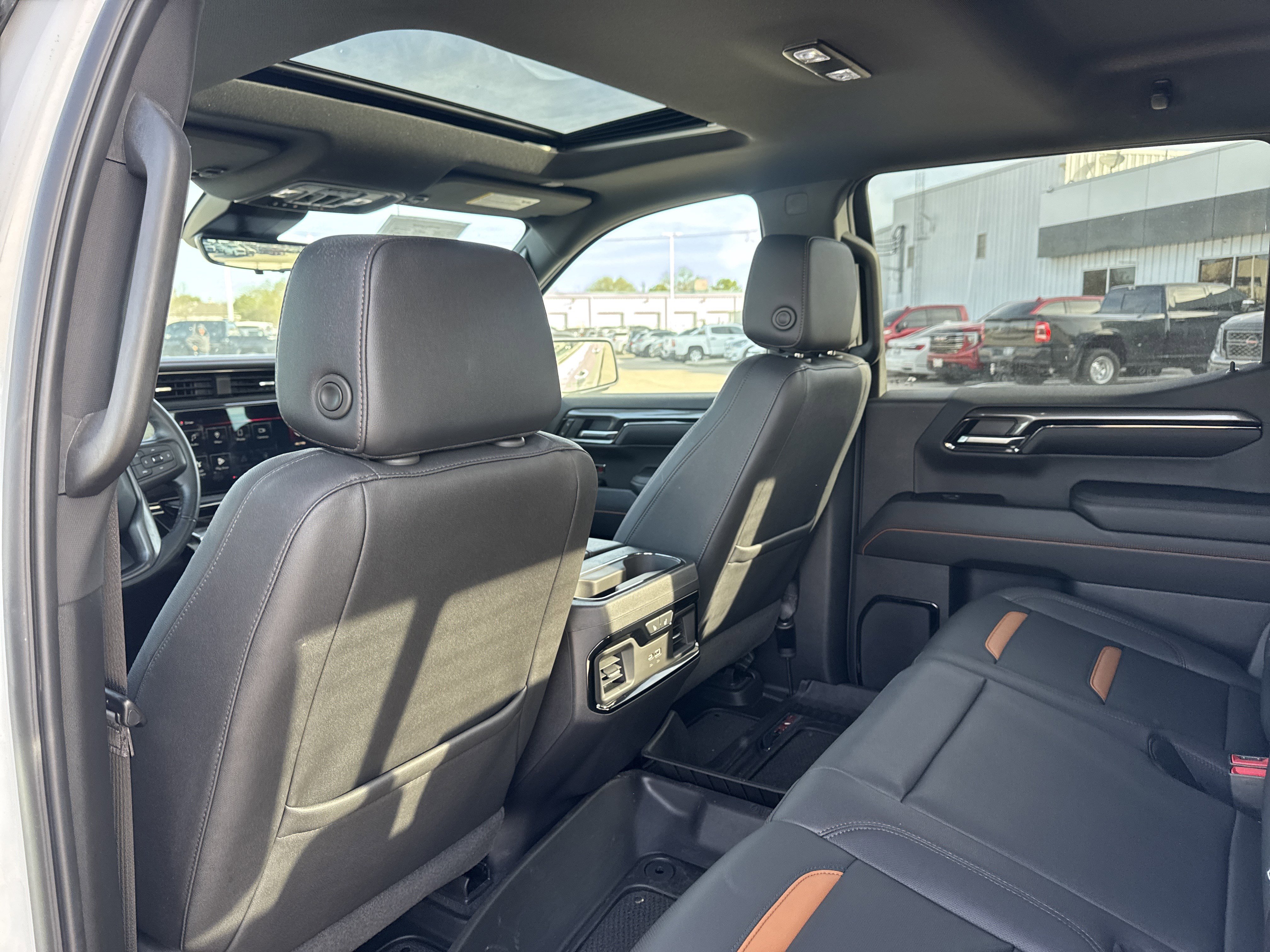 Used 2024 GMC Sierra 1500 AT4 w/ Technology Package image 9