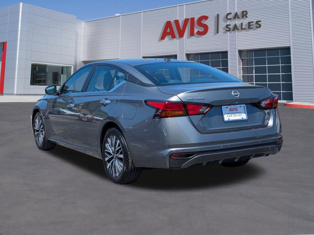 Used 2025 Nissan Altima 2.5 SV image 9