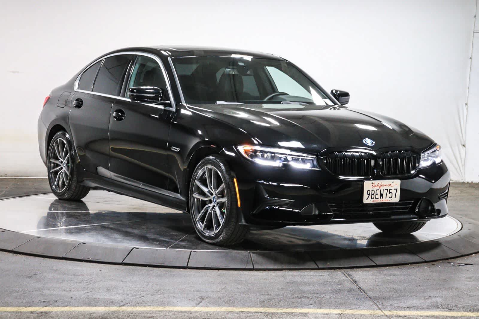 Used 2022 BMW 330e RWD image 5