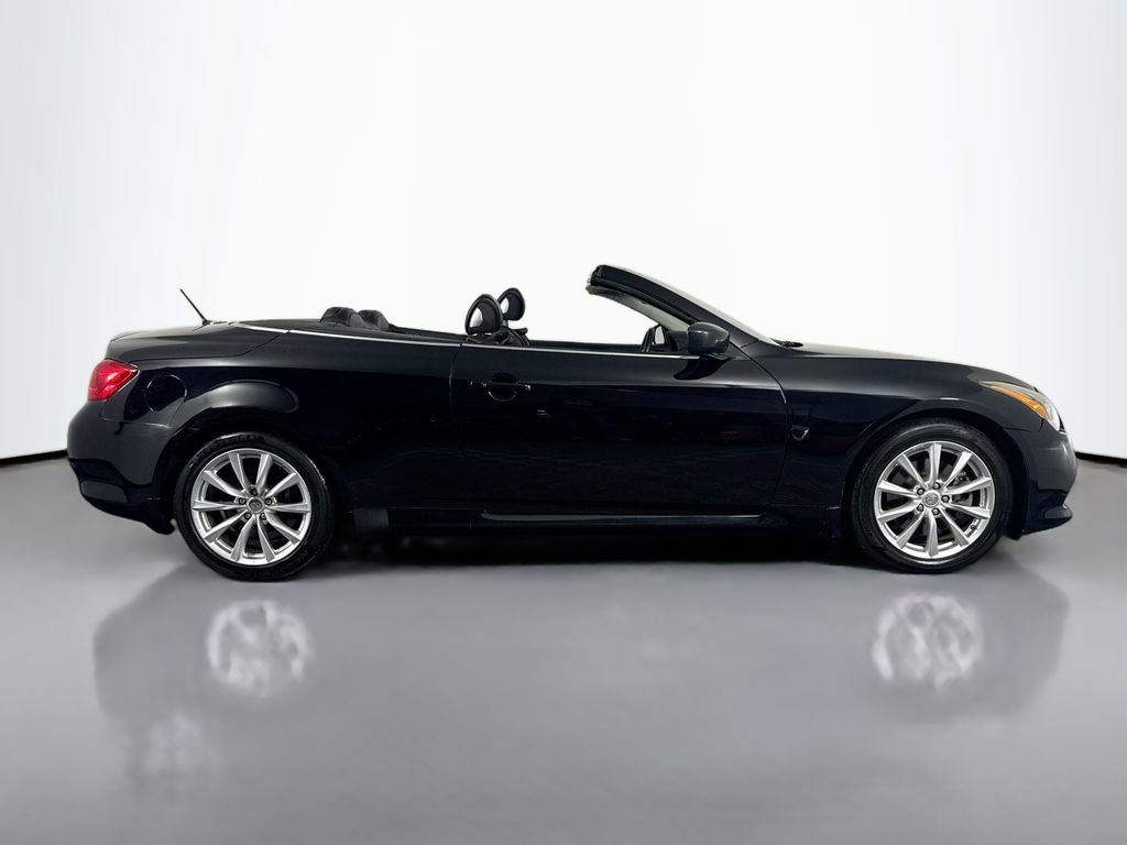 Used 2014 INFINITI Q60 Convertible w/ Premium Package image 4