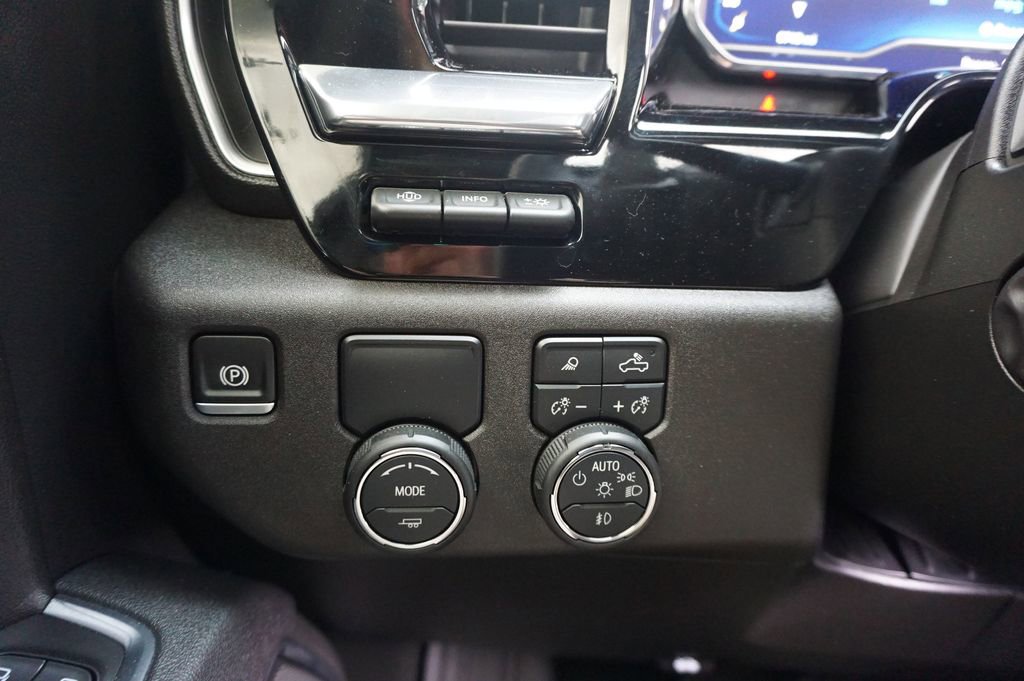 Used 2025 Chevrolet Silverado 1500 LTZ w/ LTZ Premium Package RWD image 5