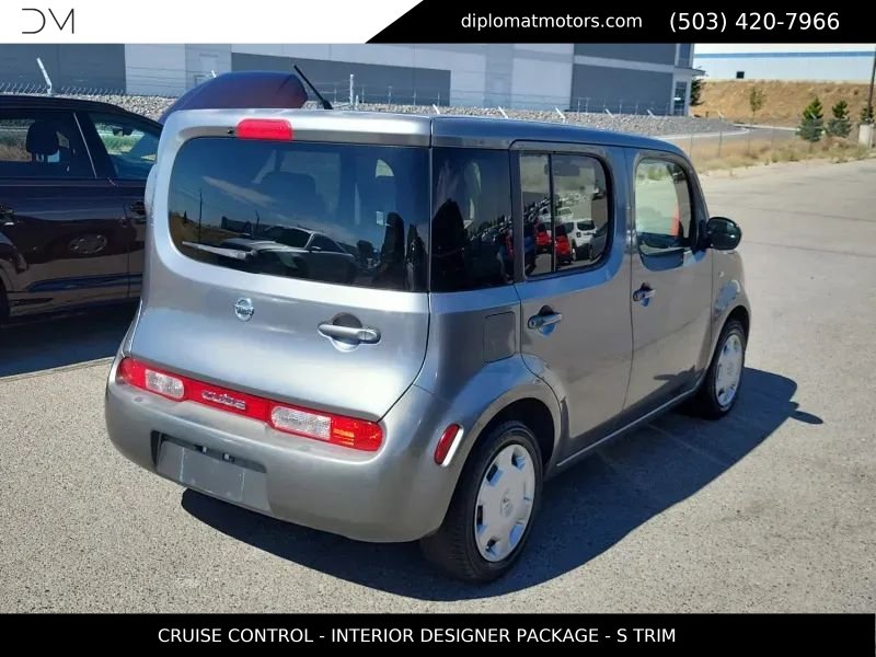 Used 2010 Nissan Cube 1.8 S w/ Interior Designer Pkg FWD image 4