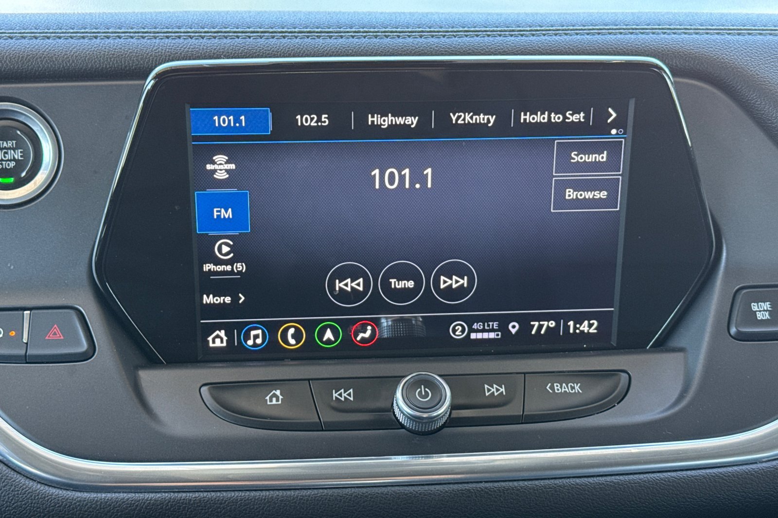 Used 2021 Chevrolet Blazer LT w/ Sound & Technology Package FWD image 29