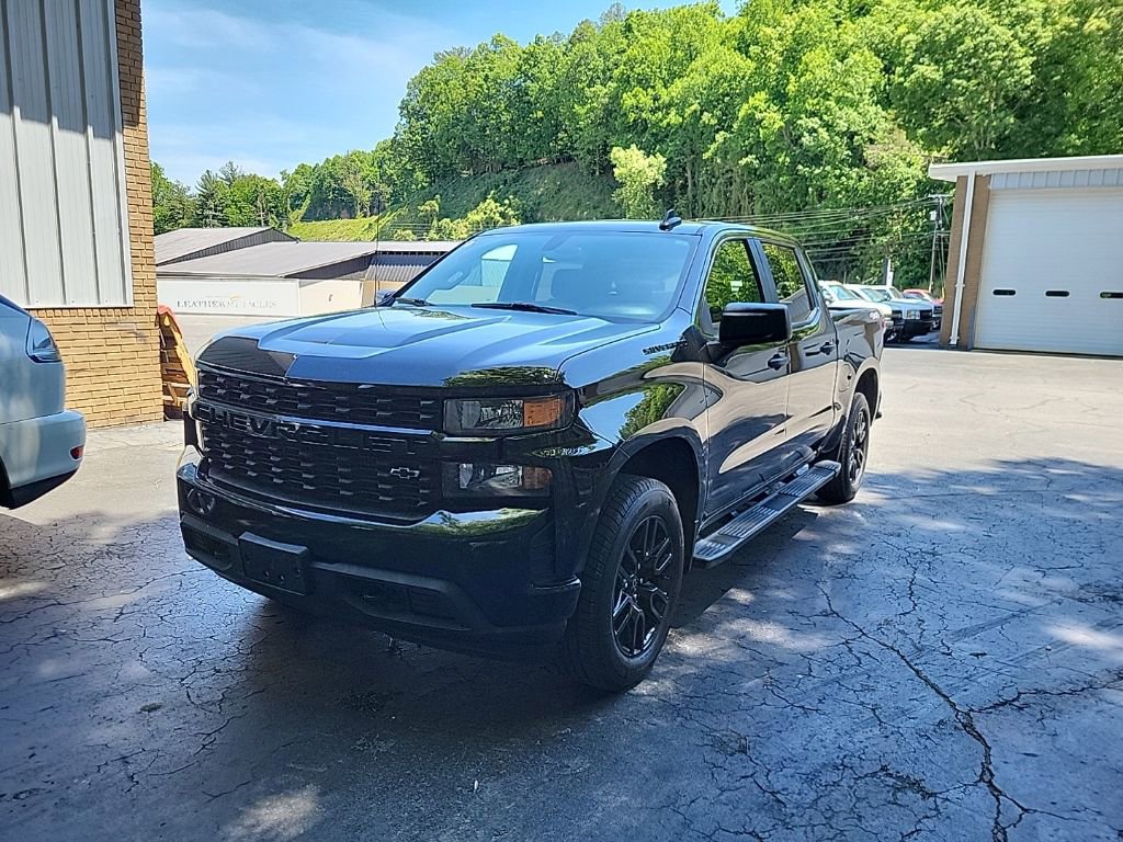 Used 2019 Chevrolet Silverado 1500 Custom w/ Custom Value Package AWD/4WD image 2