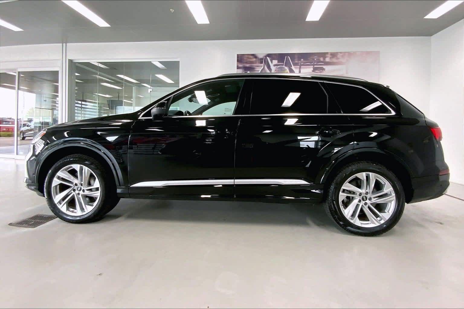 Certified 2023 Audi Q7 3.0T Premium Plus AWD/4WD image 3