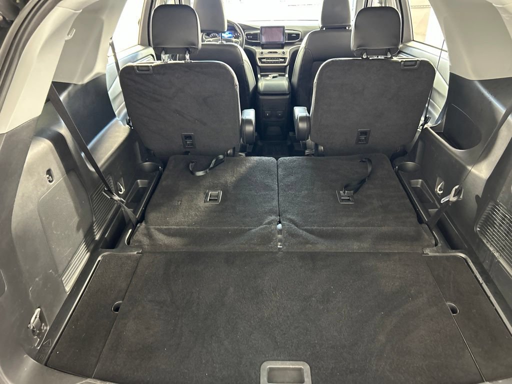 Used 2024 Ford Explorer XLT w/ Equipment Group 202A AWD/4WD image 27