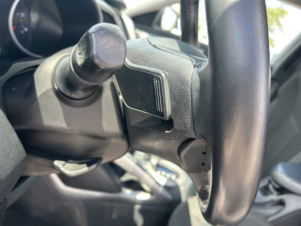 Used 2017 Hyundai Veloster image 35