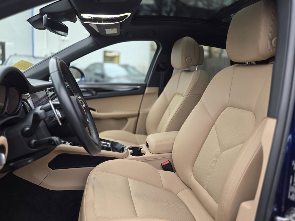 Used 2023 Porsche Macan AWD image 19