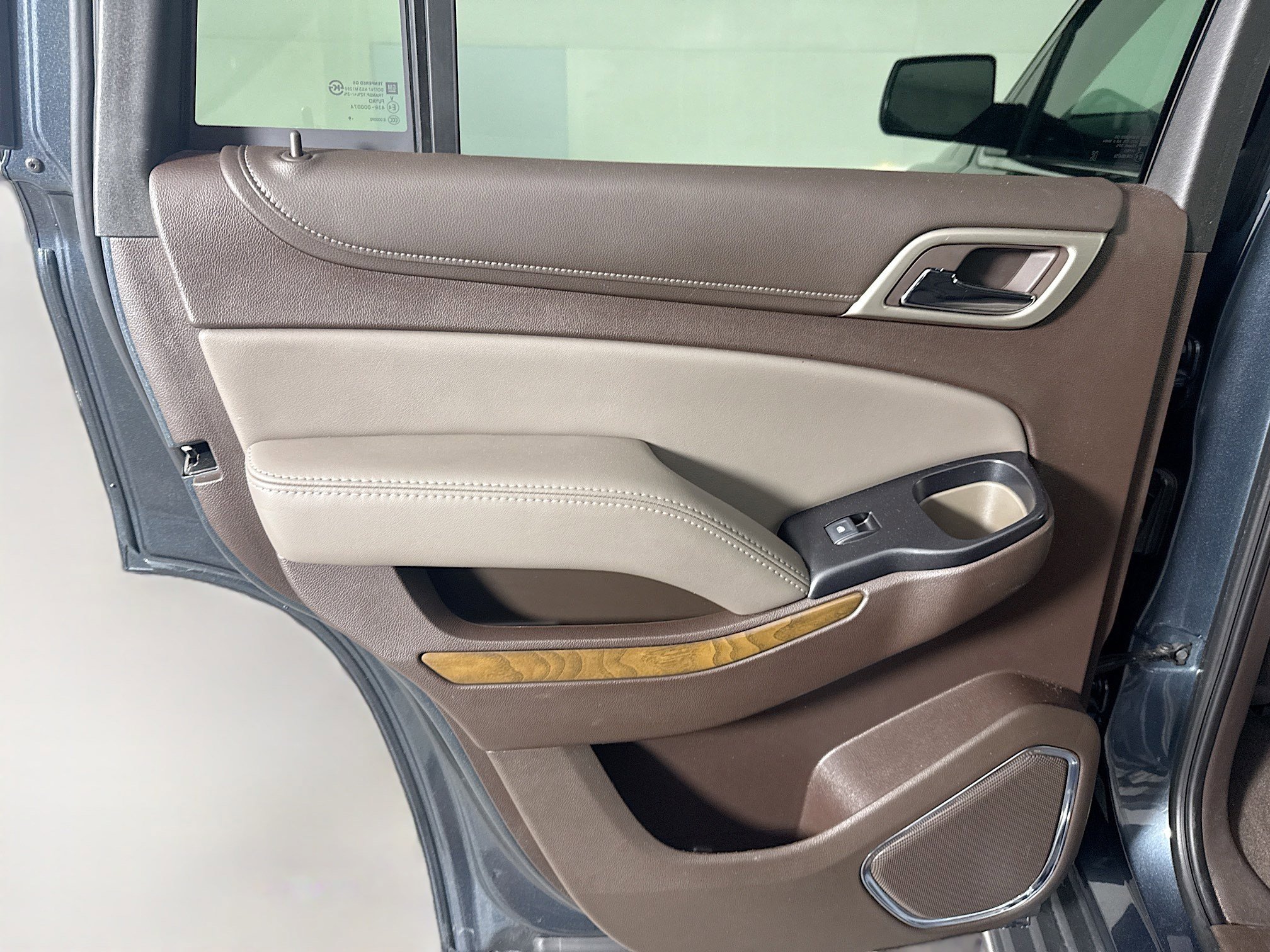 Used 2020 GMC Yukon Denali w/ Enhanced Security Package image 26