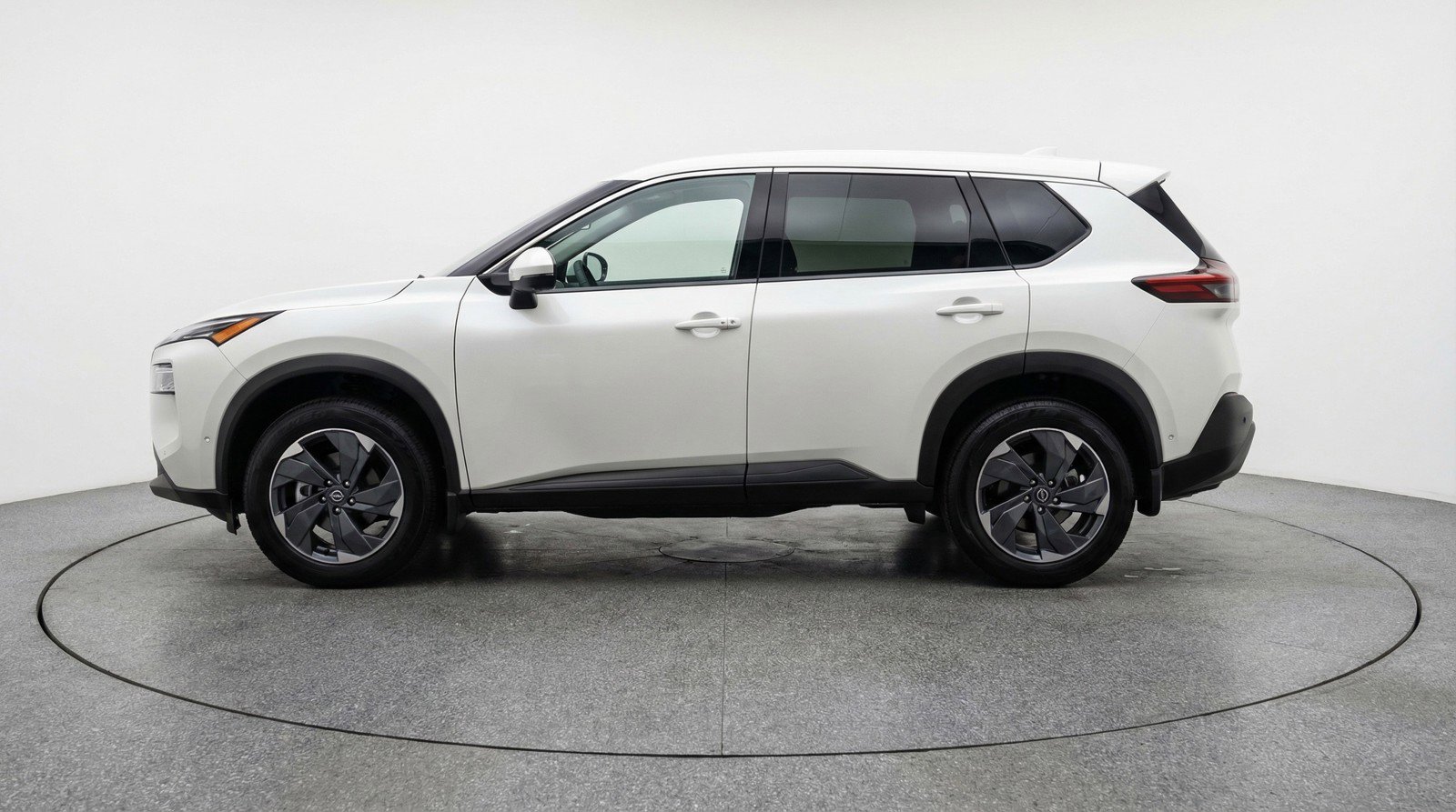 Used 2025 Nissan Rogue SV FWD image 5