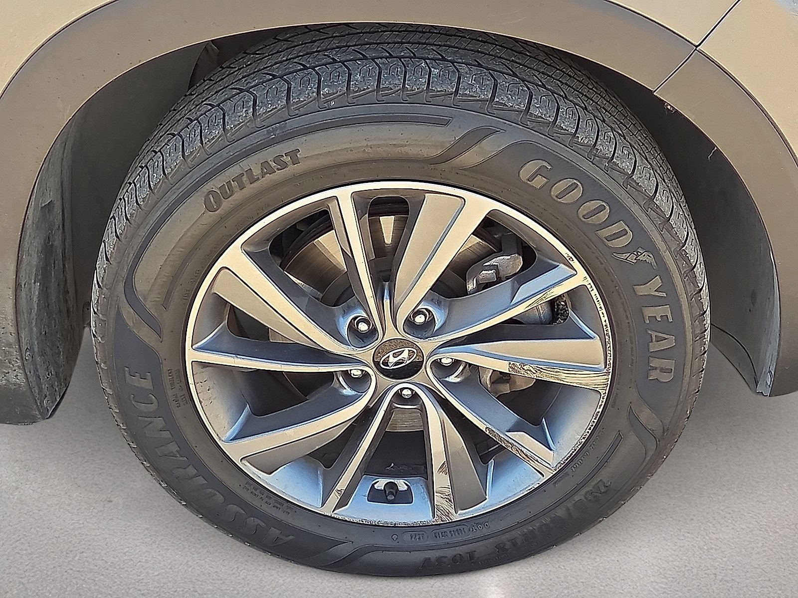 Used 2019 Hyundai Santa Fe Limited FWD image 11