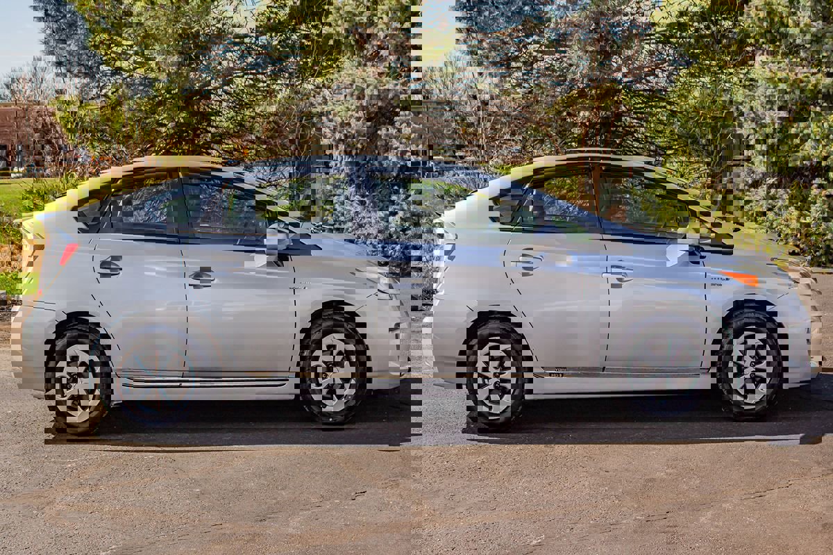 Used 2015 Toyota Prius Three FWD image 11