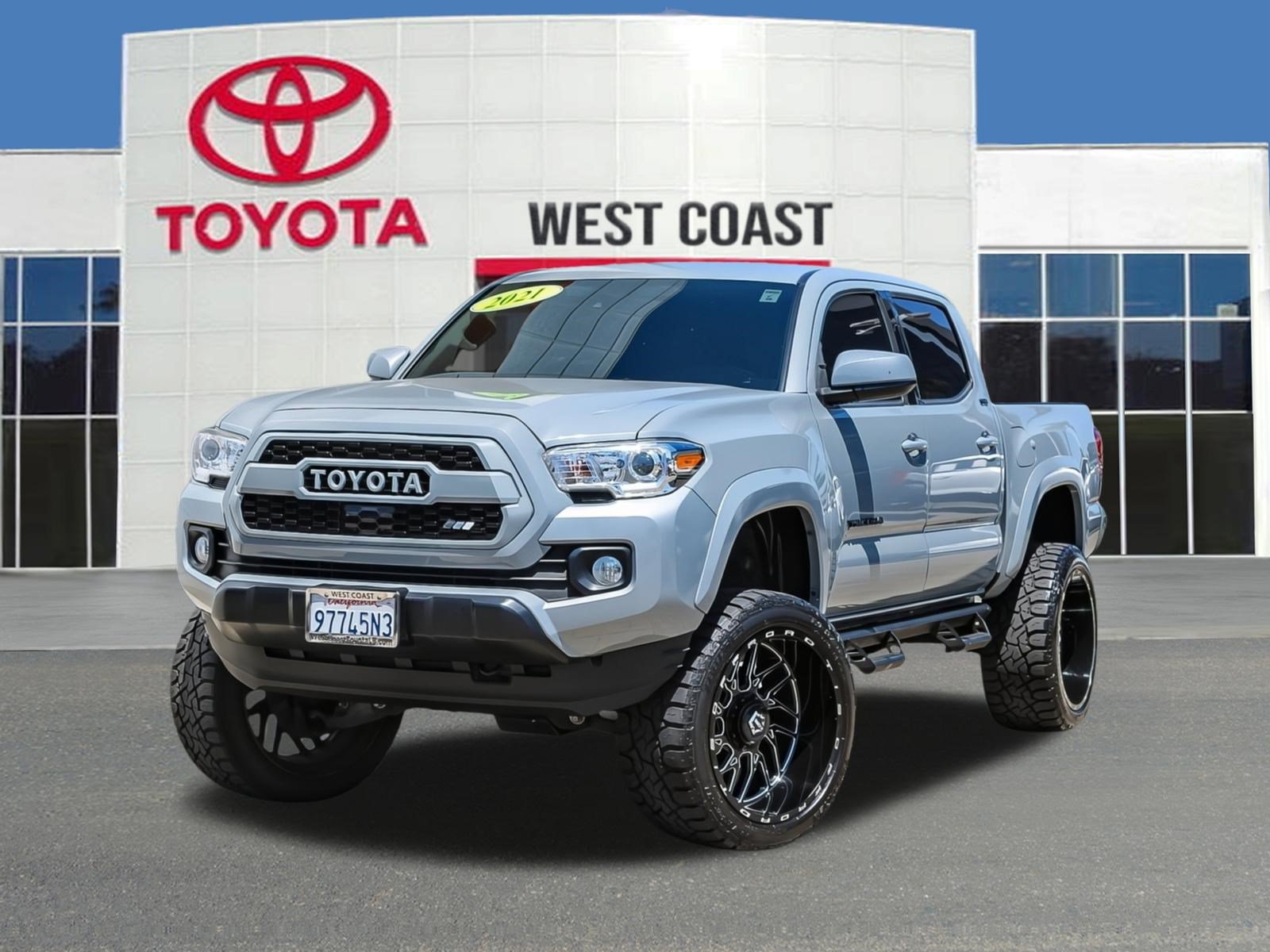 Used 2021 Toyota Tacoma SR5 RWD image 1