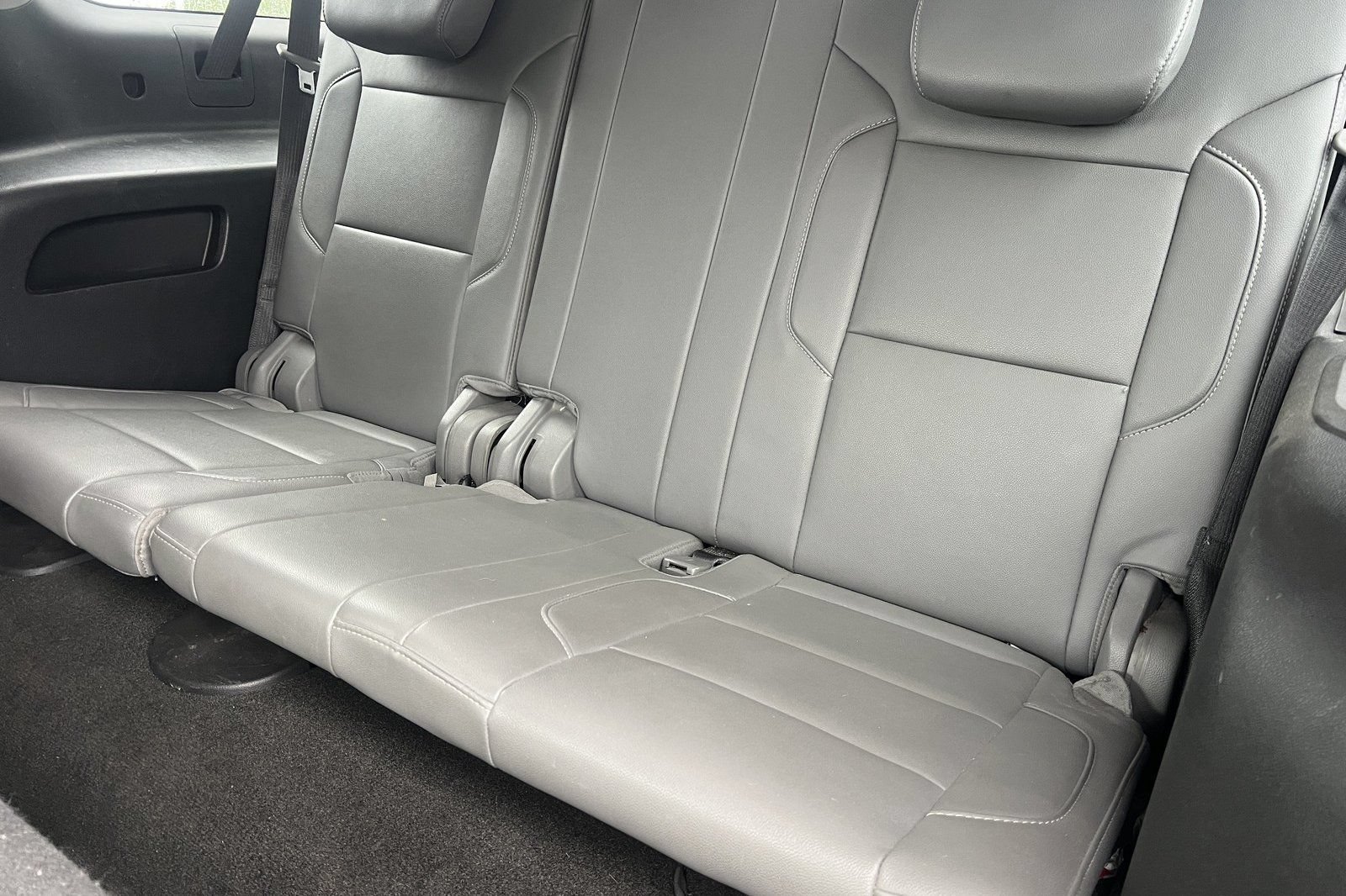 Used 2018 Chevrolet Suburban LT AWD/4WD image 15
