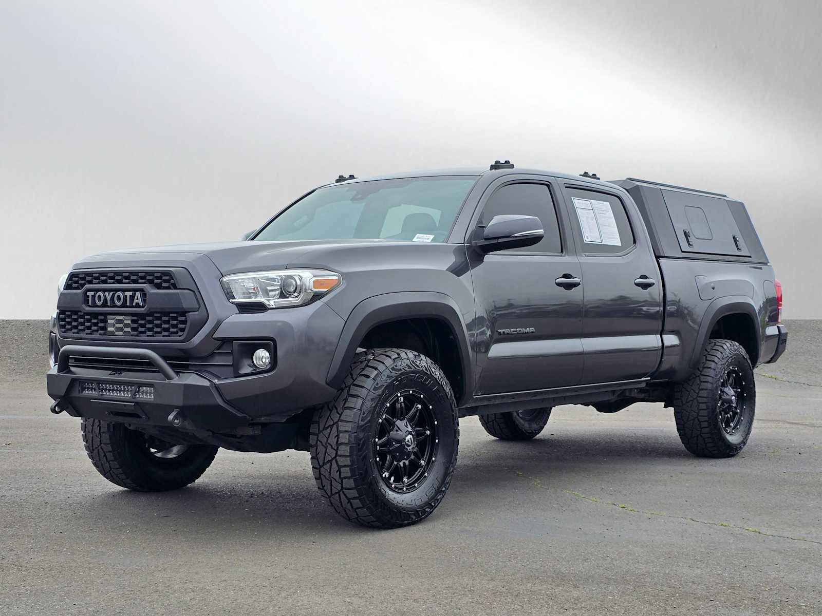 Used 2019 Toyota Tacoma TRD Off-Road image 9