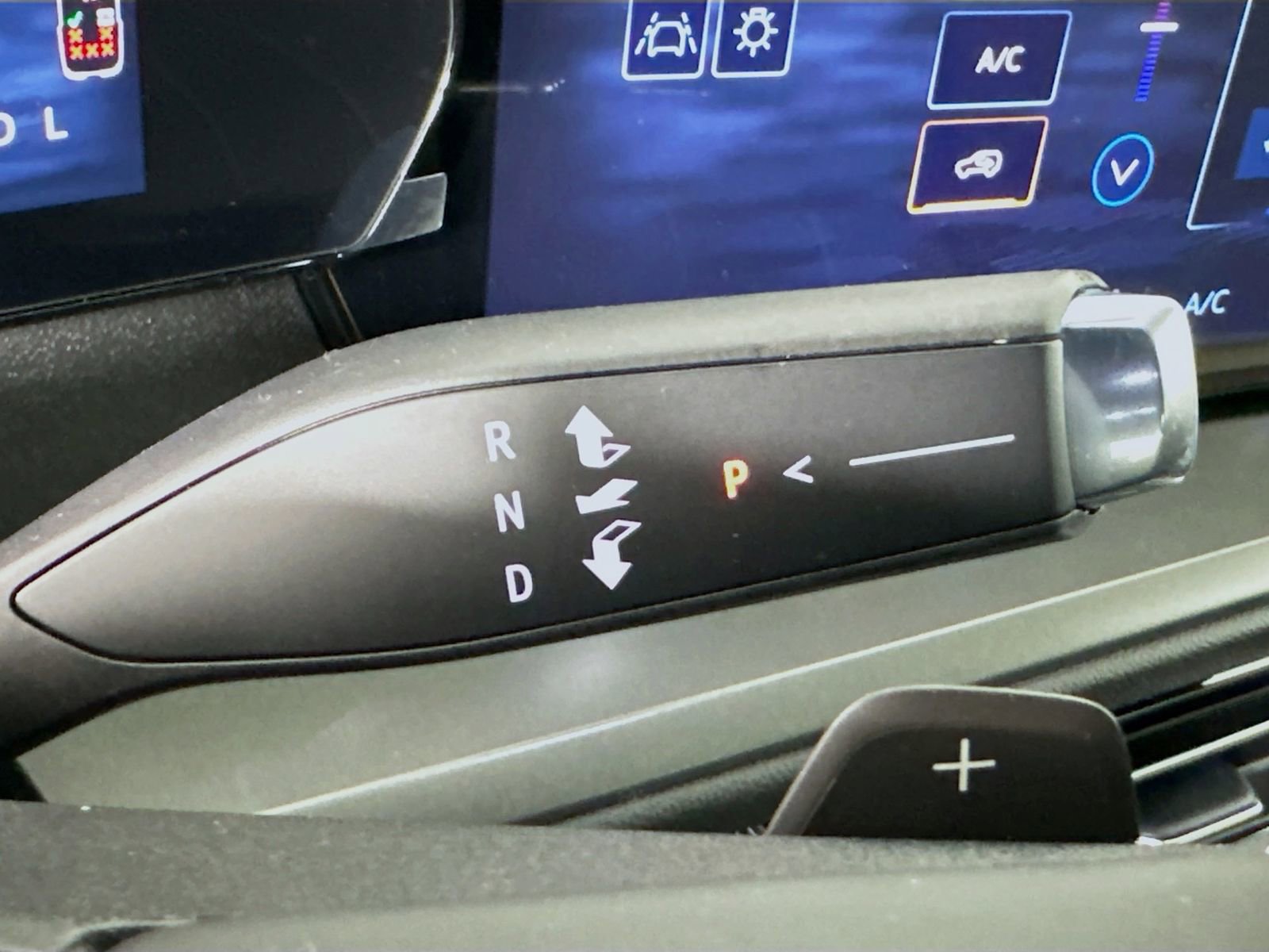 New 2026 Chevrolet Traverse LT image 17