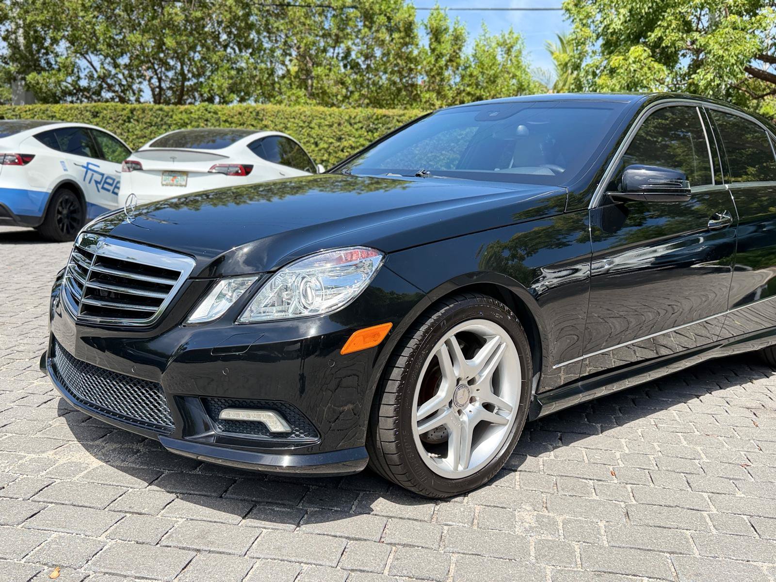 Used 2010 Mercedes-Benz E 550 Sedan image 2