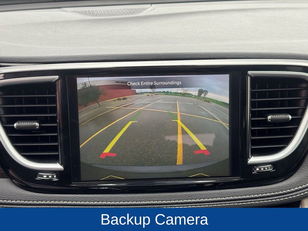 Used 2023 Chrysler Pacifica Limited FWD image 22