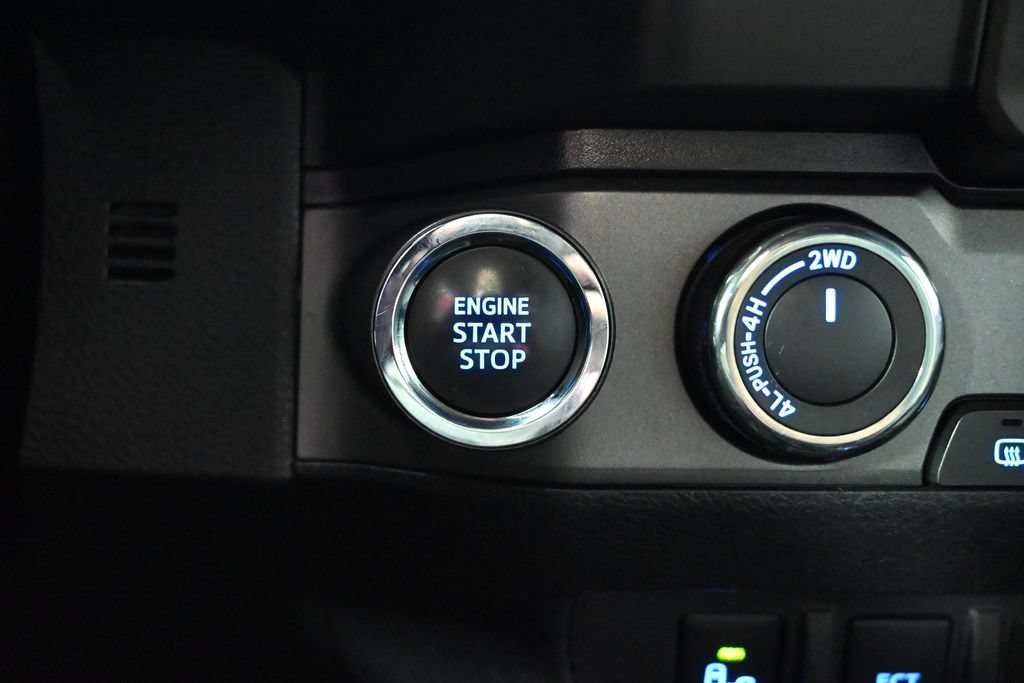 Used 2022 Toyota Tacoma TRD Off-Road w/ Technology Package AWD/4WD image 31