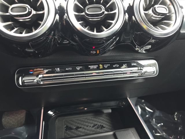 Used 2022 Mercedes-Benz GLB 250 image 24