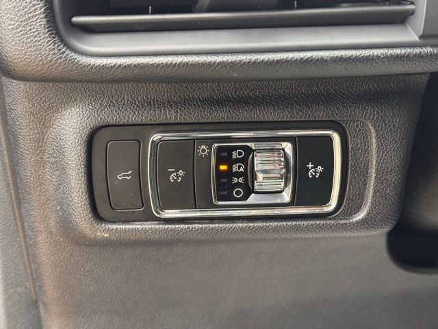 Used 2024 Lincoln Corsair Premiere w/ Equipment Group 101A image 16