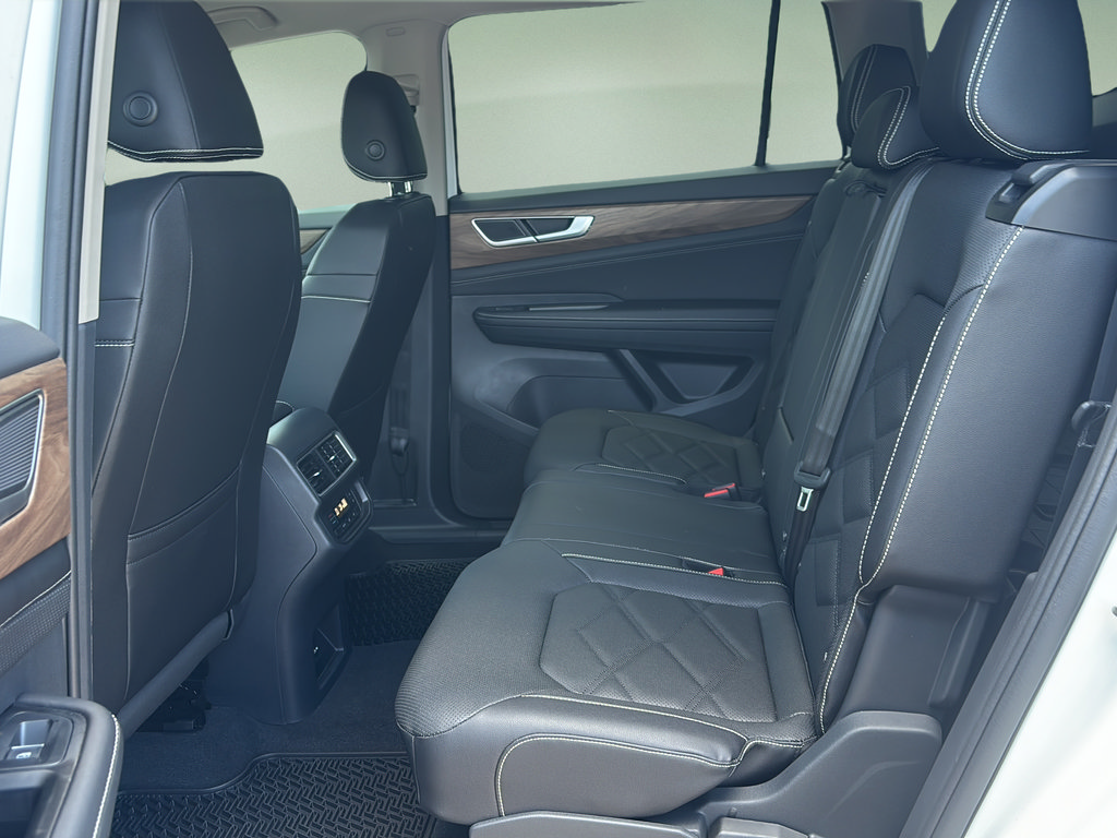 New 2026 Volkswagen Atlas SE FWD image 15