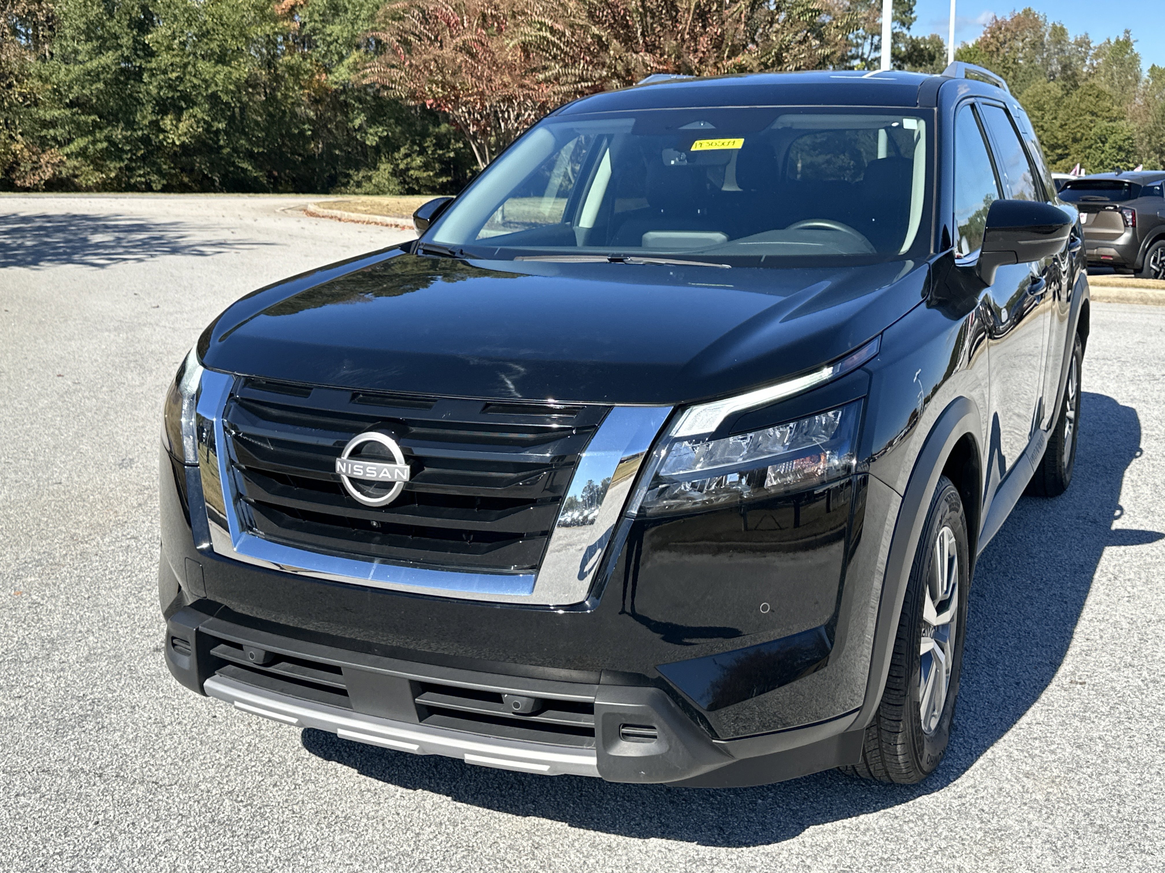 Used 2025 Nissan Pathfinder SL