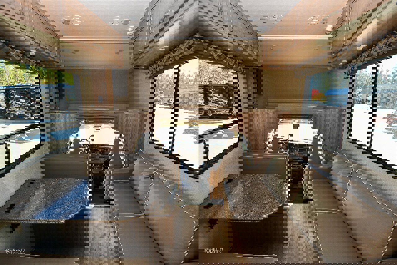 Used 2018 Chevrolet Express 4500 w/ RV Package RWD image 15