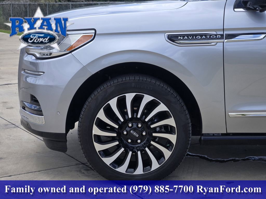 Used 2024 Lincoln Navigator L Black Label AWD/4WD image 5