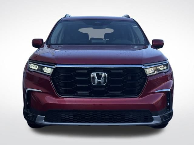 New 2025 Honda Pilot Touring image 3