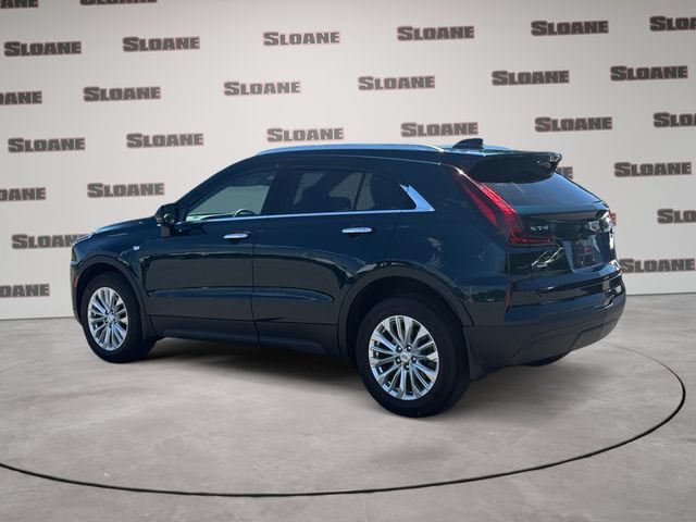 Used 2024 Cadillac XT4 Luxury w/ Cold Weather Package AWD/4WD image 3