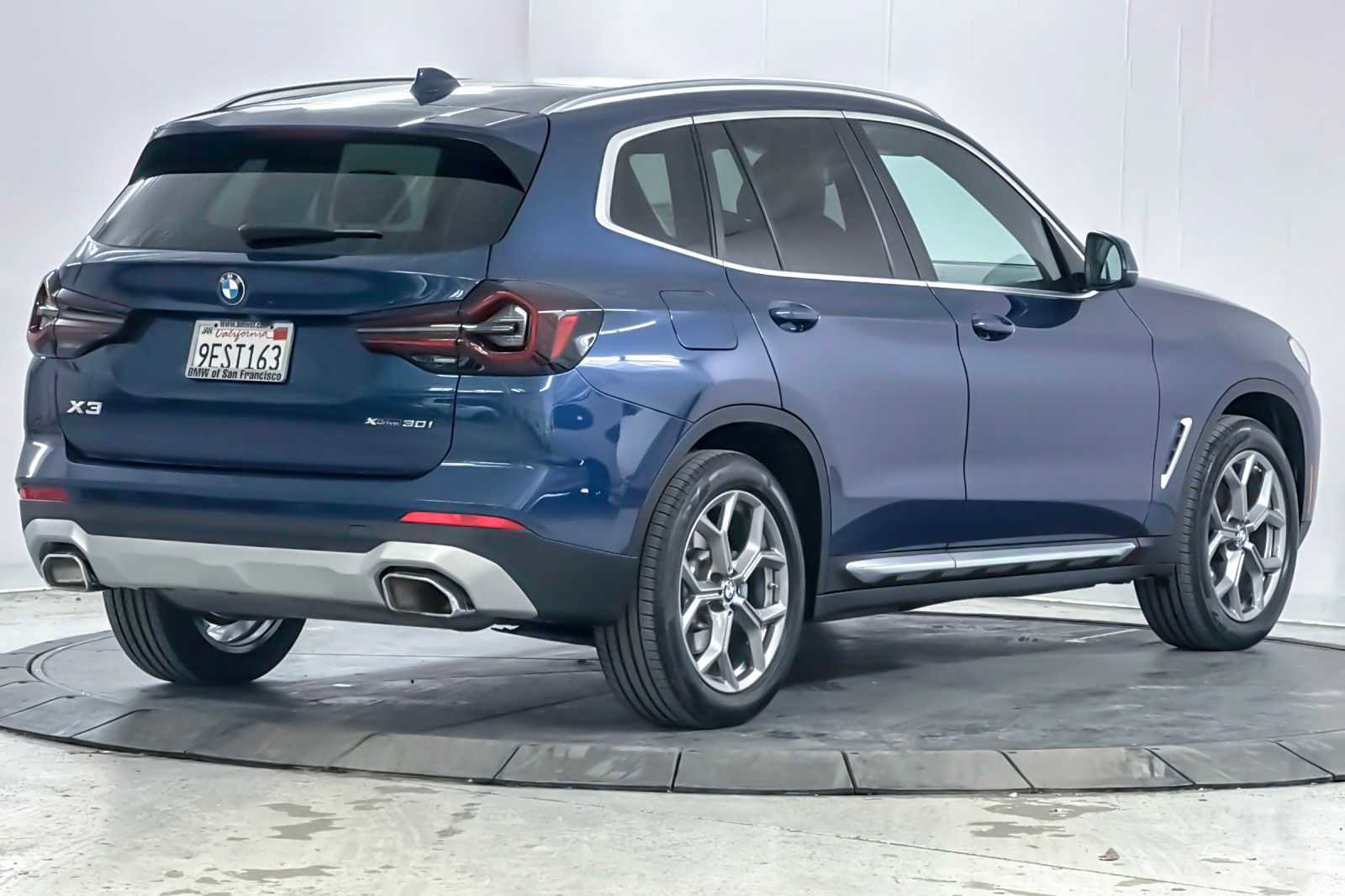 Used 2023 BMW X3 xDrive30i w/ Convenience Package w/ZPA image 2