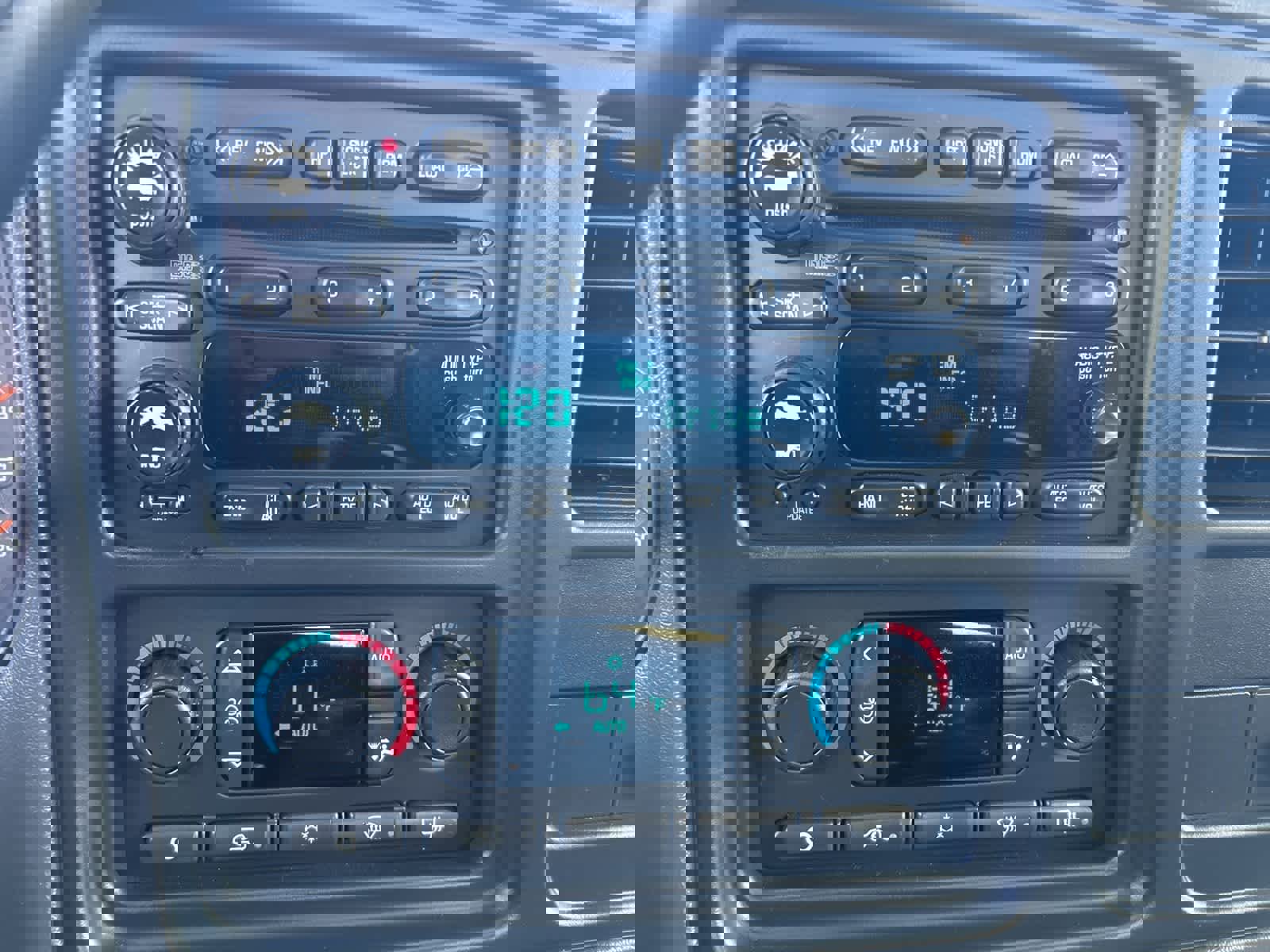 Used 2005 Chevrolet Avalanche Z71 w/ Sun And Sound Package image 47