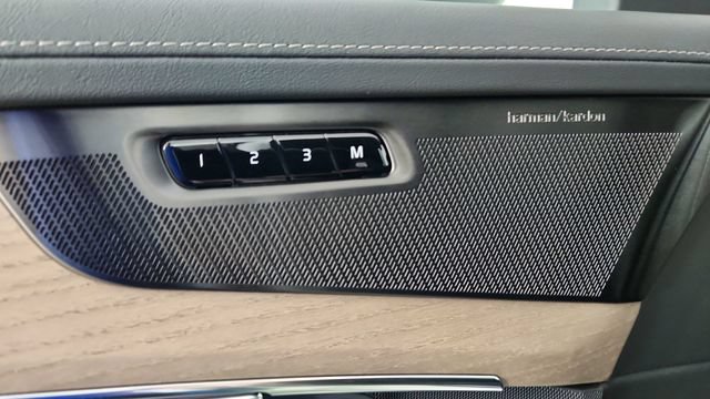 New 2026 Volvo XC90 T8 Plus w/ Protection Package AWD/4WD image 11