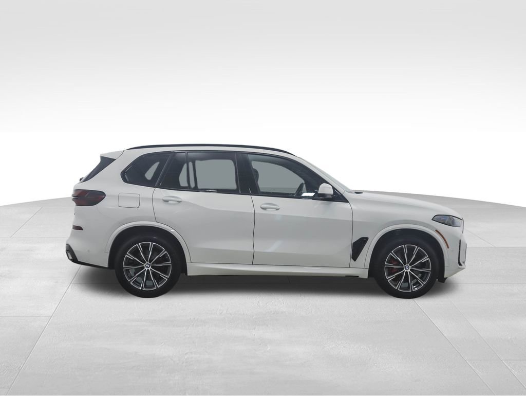 Used 2026 BMW X5 xDrive40i w/ M Sport Package image 6