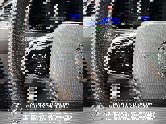 Used 2022 Volkswagen Tiguan SE R-Line image 25