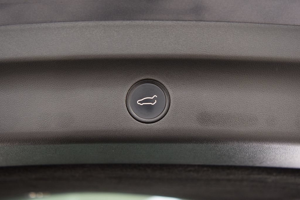 Used 2022 Tesla Model Y Performance AWD/4WD image 27