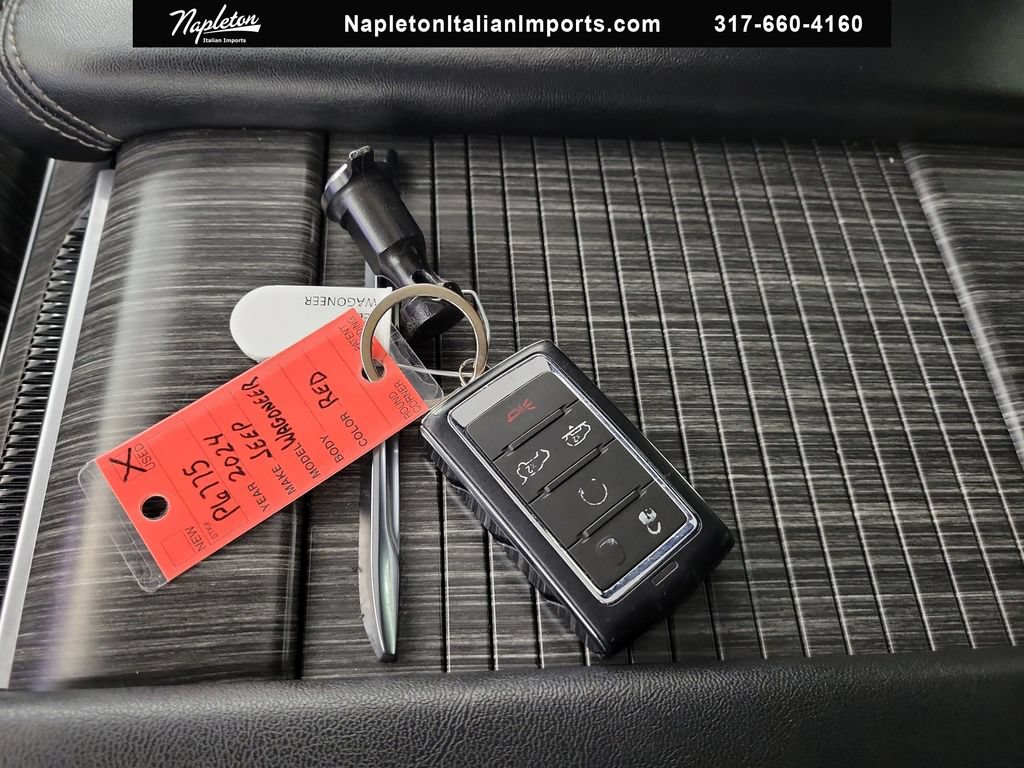 Used 2024 Jeep Wagoneer Series III w/ Premium Group I AWD/4WD image 27