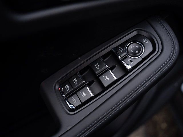 New 2026 Porsche Macan image 16