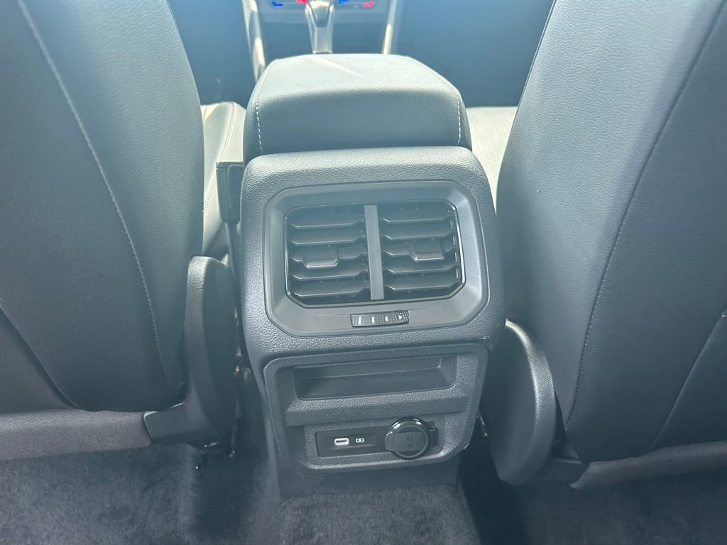 Used 2022 Volkswagen Tiguan SE FWD image 46