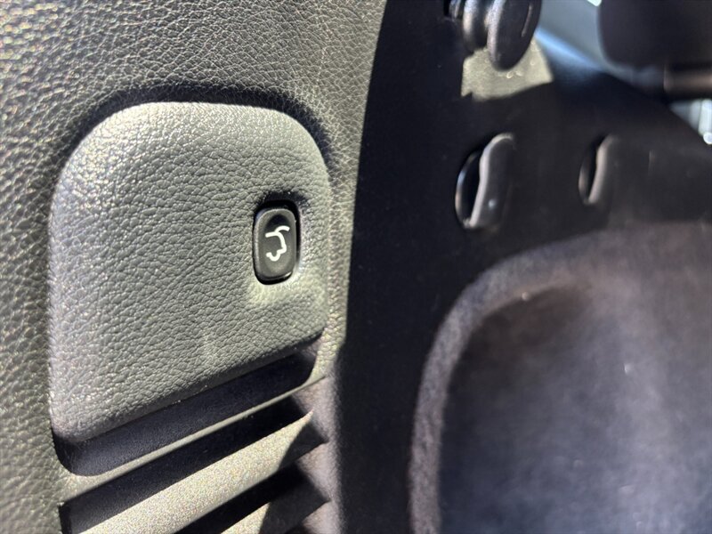 Used 2015 Jeep Grand Cherokee Overland w/ Advanced Technology Group AWD/4WD image 22