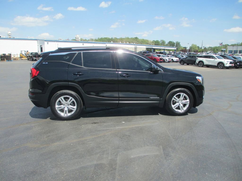 Used 2020 GMC Terrain SLE w/ Driver Convenience Package FWD image 5